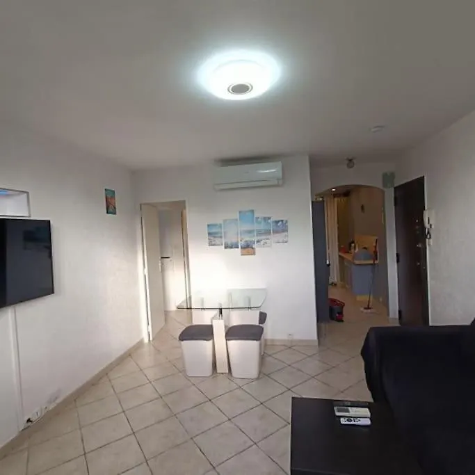 T3 Tout Equipe Avec Petit Balcon Marseille France